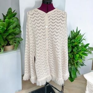 Vintage cape,one size fits most, crocheted, cream color, no fabric tag, no stain